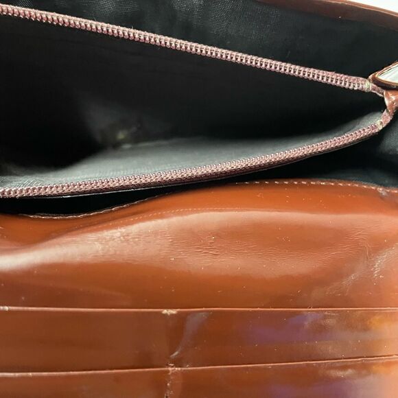 Authentic GUCCI Patent Leather Bifold Long Wallet Brown - Picture 14 of 15